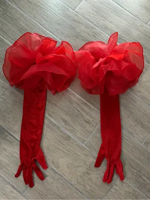 Victoria's Secret Dramatic Red Velvet Gloves with Ruffle Cuffs thumbnail 2
