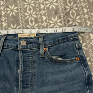 Levi's Wedgie Straight Button Fly‎ In Blue Size 28 thumbnail 10