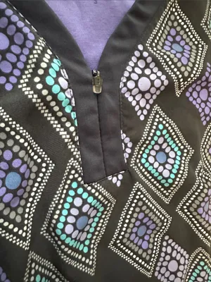 Geometric Diamond Print Scrub Top in Gray,Purple & Teal Sz S by Healing Hands thumbnail 4