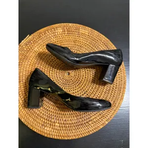 CL by Laundry Womens Black Patent‎ Block Heel Round Toe Pumps Size 6M Scuffed thumbnail 7