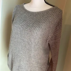 BRANDY MELVILLE‎ GRAY KNIT SWEATER thumbnail 4