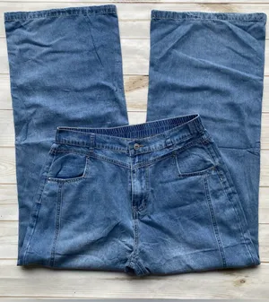Light weight medium wash wide leg flare contour stitching pull on denim jeans 12 thumbnail 1