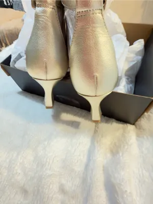 Naturalizer Khloe Champagne Metallic Size 5- New in Box thumbnail 10