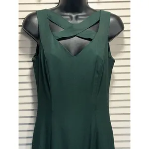 Loralie Maxi Formal Dress Sleeveless Green Strap V Neck Lined Size 6 Back‎ Zip thumbnail 2