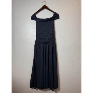 Abercrombie & Fitch Off Shoulder Ruched Maxi Dress‎ Black MP thumbnail 4