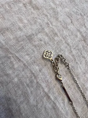 Kendra Scott Elisa Gold and White Necklace thumbnail 2