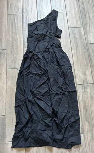 VENUS Black One-Shoulder Maxi Dress thumbnail 1