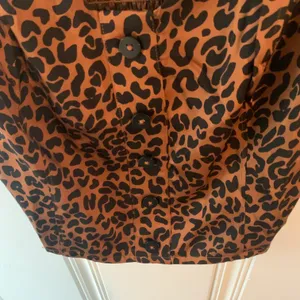 Leopard Button Cropped Tank Blouse 2 thumbnail 3