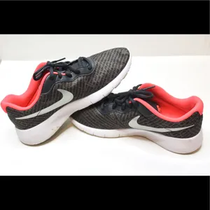 Nike | Pink/Grey Tanjun Print Athletic Running Sneakers thumbnail 6