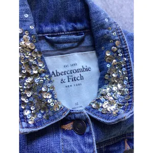 Abercrombie & Fitch Womens XS Blue Denim Vest Sequin Collar Distressed Jacket thumbnail 5