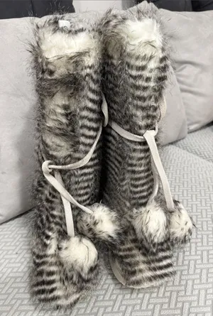 Y2k / Boho Colin Stuart for Victoria's Secret Faux Fur Boots – Size 9M thumbnail 1
