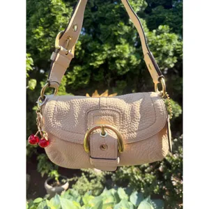 Coach Soho Flap‎ Bag Beige Pebbled Leather Shoulder Bag Vintage 11840 thumbnail 2