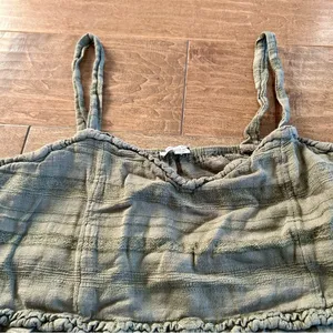 American Eagle Women’s Sleeveless Ruffle Tank Top Green Size XL EUC thumbnail 2