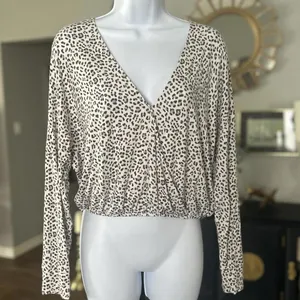 Heavenly By Victoria’s Secret Leopard Print Cozy Long Sleeve Lounge - Sz Medium thumbnail 2