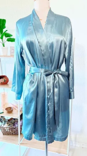 Ice Blue Grey Morgan Taylor Satin Robe Sz Medium thumbnail 1