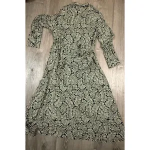 H&M Maxi Shirt Dress Women's M Beige Black 100% Viscose Belted Long Sleeve thumbnail 4