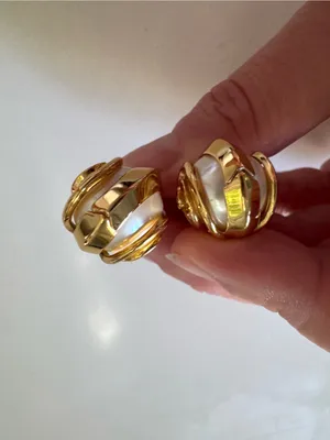 Lele Sadoughi Snail Hoop Earring in Pearl thumbnail 7