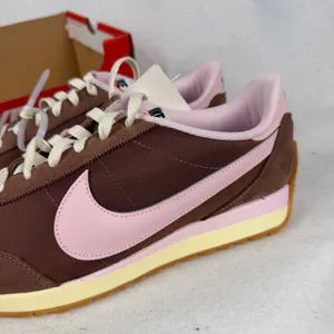 Nike‎ Pacific Sneakers Womens 9.5 UK 7 Retro Lifestyle Fauna Brown Pink Foam thumbnail 3