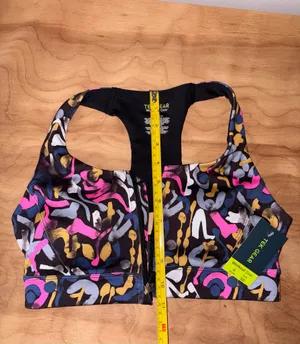 Tek Gear front-zipper, graffiti print sports bra thumbnail 9