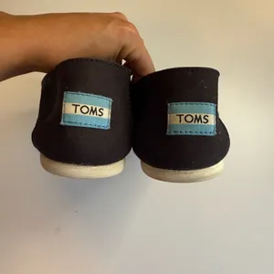 TOMS size 7.5 thumbnail 2
