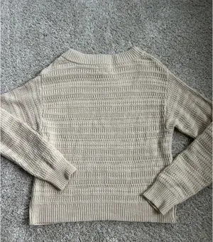 Universal Threads Sweater thumbnail 2