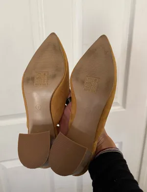 Tan Suede Pointed Toe Mule Yellow Size 7 thumbnail 3
