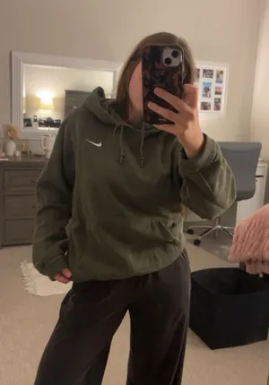 Nike Green Hoodie Women’s thumbnail 1