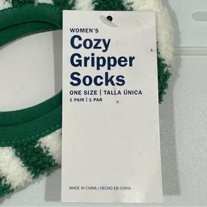 Old Navy Christmas Santa Gripper Socks Holiday Cabincore Cozy One Size Gift thumbnail 2