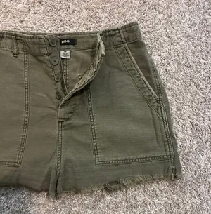 BDG Vintage Y2K Green Cargo Button Up Cut Off Shorts thumbnail 5