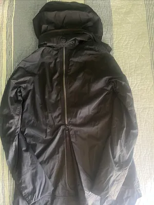Lululemon fully waterproof rain jacket sz 4 with hidden hood thumbnail 4