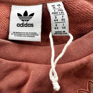 Adidas Crew Neck Sweatshirt Embroidered Shimmer Logo Oversized Ash Pink L NWOT thumbnail 4