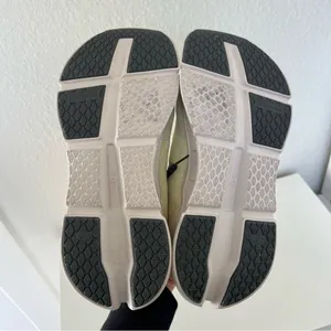 On Running Cloudgo Sneakers Running Shoes Sneakers in Hay / Sand Yellow thumbnail 6