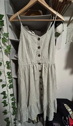 Green dress thumbnail 1