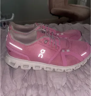 On Cloud Shoes Women’s thumbnail 2