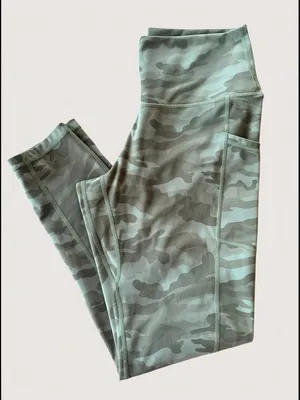 Colorfulkoala Camo Leggings Womens Medium Green High Waisted Pocket thumbnail 1