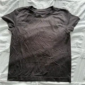 Lululemon Athletica Black Fitted Short Sleeve Tee thumbnail 1