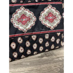 Vera Bradley Quilted Handbag &‎ Hanging Travel Organizer Medallion Print Set thumbnail 3