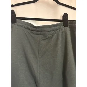 Vuori Performance Jogger In green Size Medium thumbnail 4