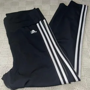 Adidas ESSENTIALS 3-STRIPES LEGGINGS thumbnail 1