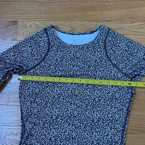 Nike Dri-FIT Long Sleeve Thermal Leopard Print Shirt Hiking Running Size Small thumbnail 6