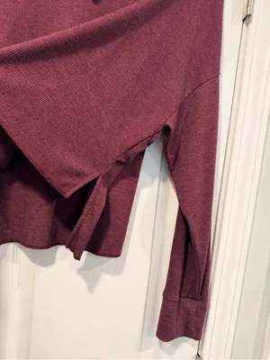 American Eagle Size M Burgundy Cowl Neck Hi Low Hem Long Sleeve Waffle Knit Top thumbnail 3