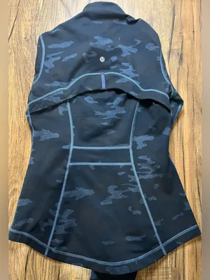 Lululemon Define Jacket Blue Camo Sz 8 Thumbholes Zip Pockets EUC thumbnail 5