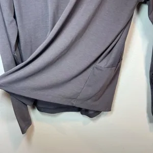 Athleta Essence Open Twist Back Shirt Top Gray Long Sleeves Athletic Sporty Med thumbnail 6