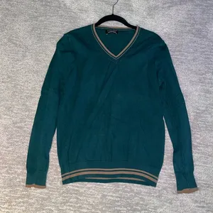 Dark green Zara Men’s M (fits women’s S/M) sweater thumbnail 1
