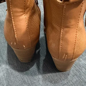 Universal Threads Tan Ankle Boots thumbnail 5