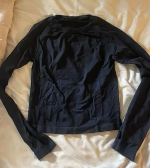 Long Sleeve Size M thumbnail 1