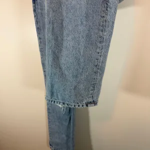 Aeropostale Low Rise Skater Jeans Womens 00R Destroyed Distressed Leg Light Wash thumbnail 6