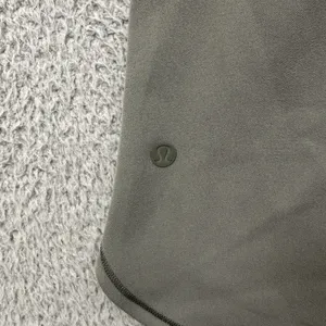 Lululemon On The Fly Skirt Woven Grey Sage Green‎ Travel Business Casual Women 4 thumbnail 3