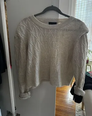 Sweater thumbnail 1
