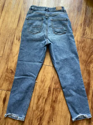 American Eagle Outfitters Ripped Jeans thumbnail 2